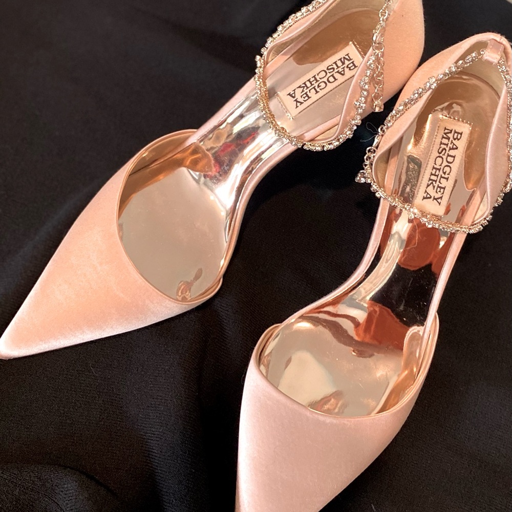 Elegant Satin Badgley Mischka Dress heels
